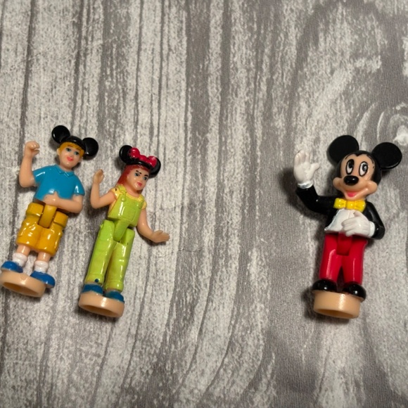 Vintage Disney Magic Kingdom Playset- 9 Figures, Working Train & Sounds - Picture 15 of 17